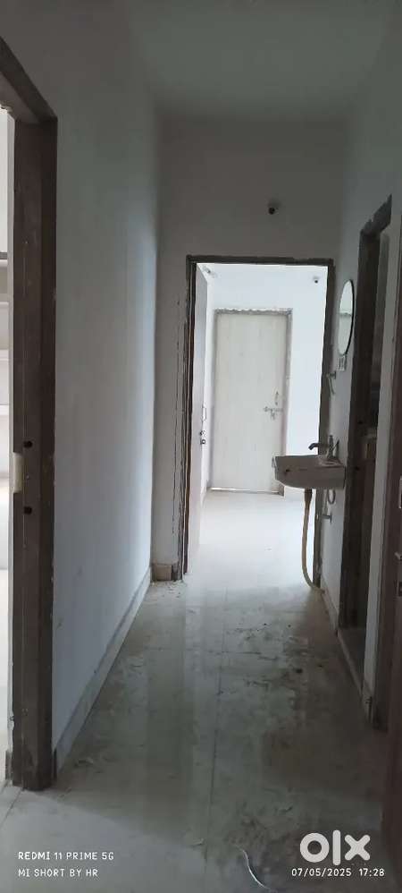 Fully independent flat for bachelor