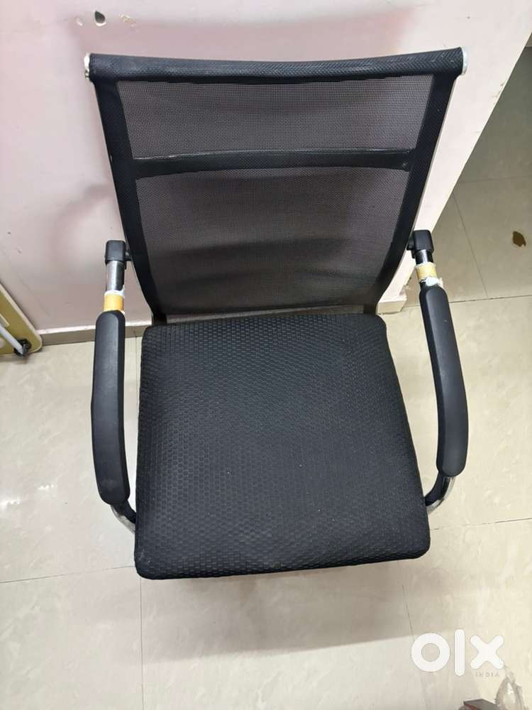 Fixed chair (price negotiable)