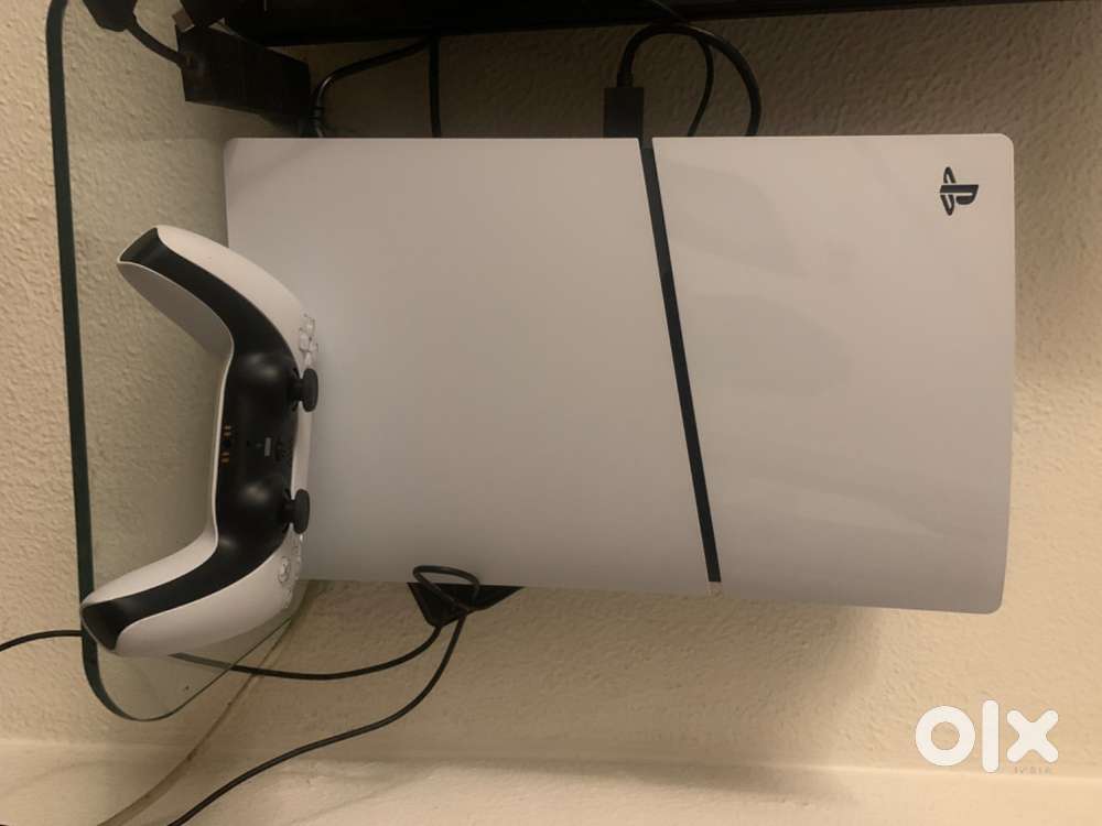 SellingPs5 1 TB digital with games
