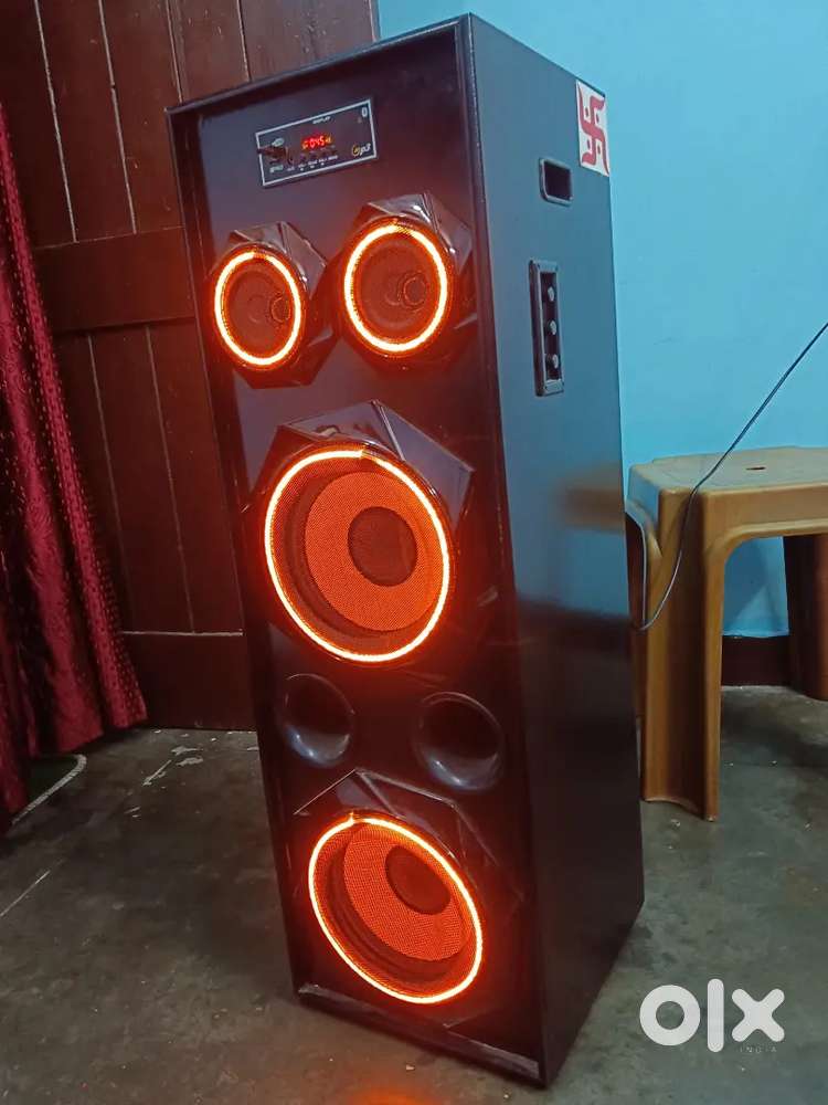 8 double woofer Tower