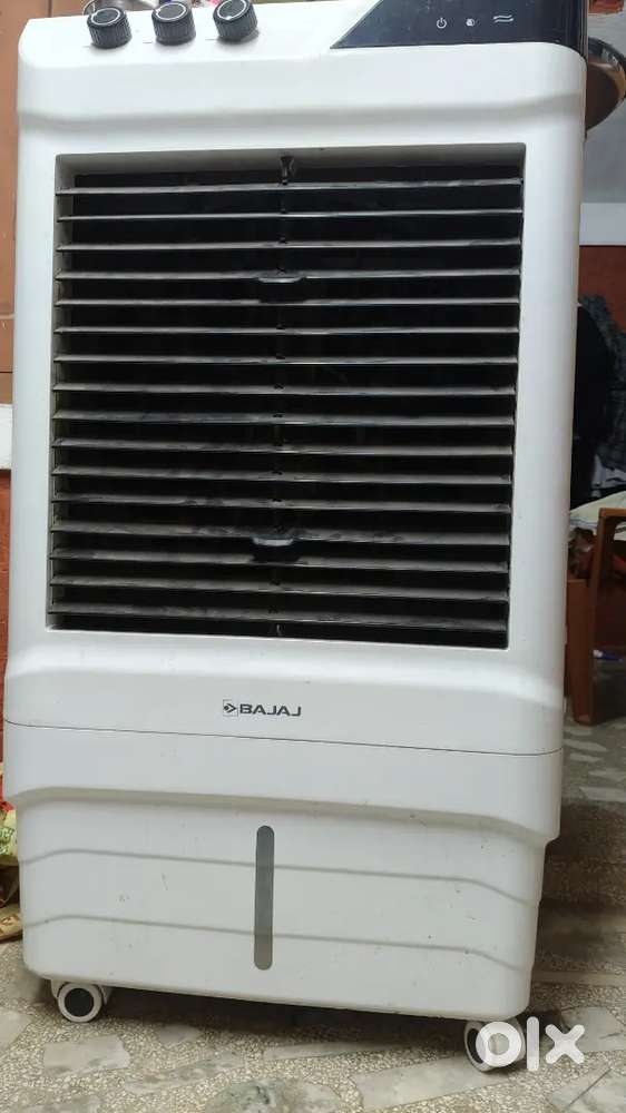 Bajaj cooler