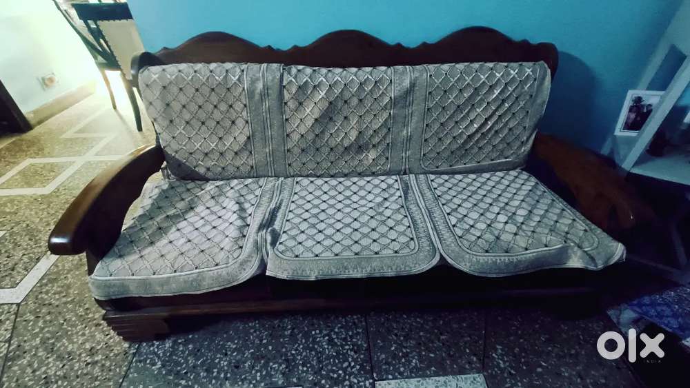 Old stile sofa set
