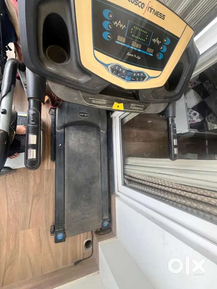 Fitness running machine ( trademil) cosco