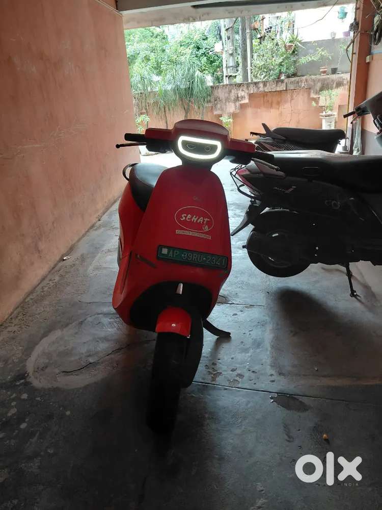 Mint condition all good price - 80,000/-Ola care plus also available