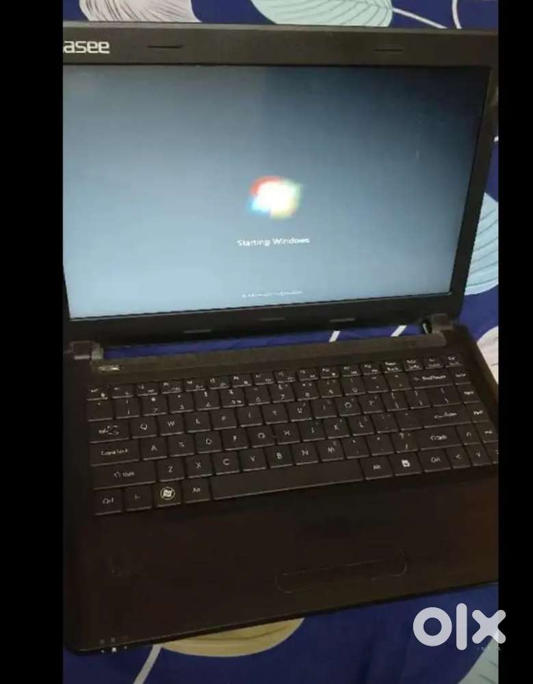 Hassee laptop and money counting machine