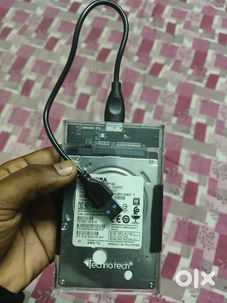 Toshiva 1TB HDD with casing