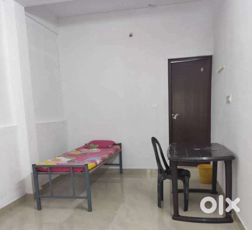 SINGLE ROOM AVAILABLE FOR RENT NEAR INFOPARK