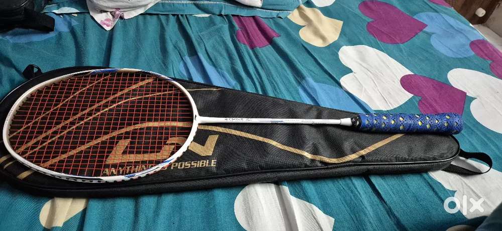 BADMINTON RACKET