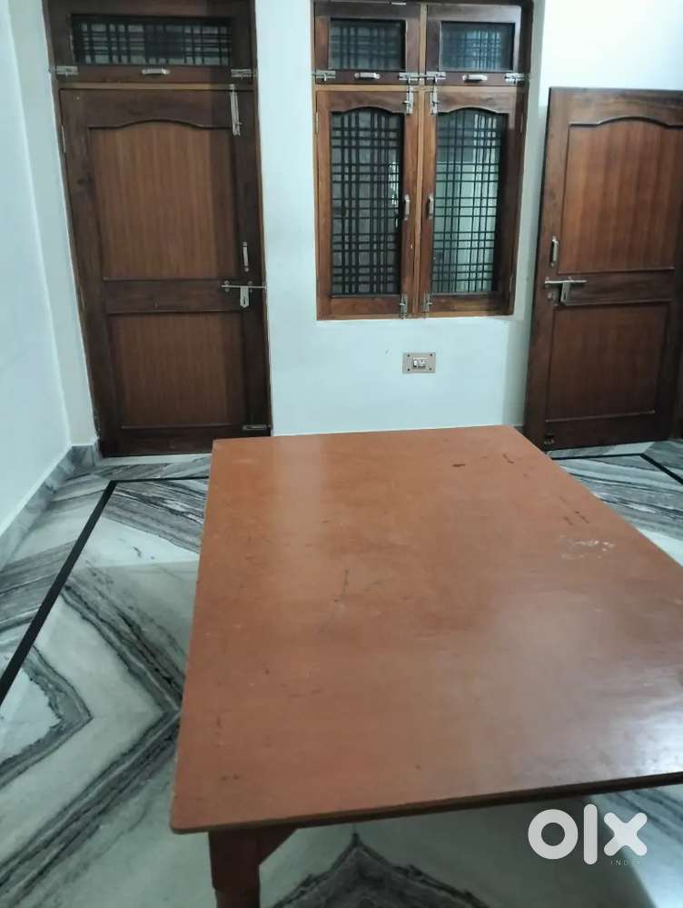 2bhk flat for family and bachelor( max 4)