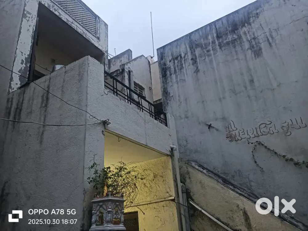 1 room, hall, kitchen available for rent