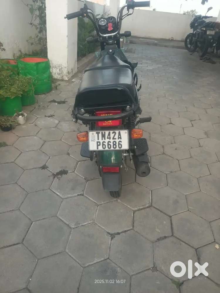 XL 100 VERY LOW KM DRIVEN VEHICLE