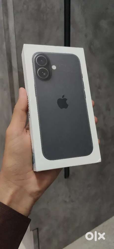 iPhone 16.