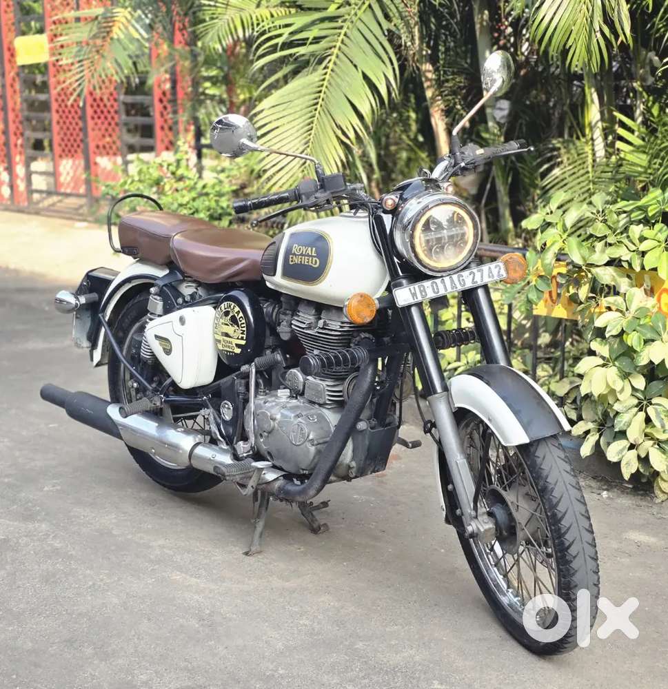 Royal Enfield Classic-350cc bike.