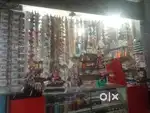 Ladki chahiye cosmetic shop k liy