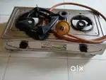 Gas stove, regulator and cylinder
