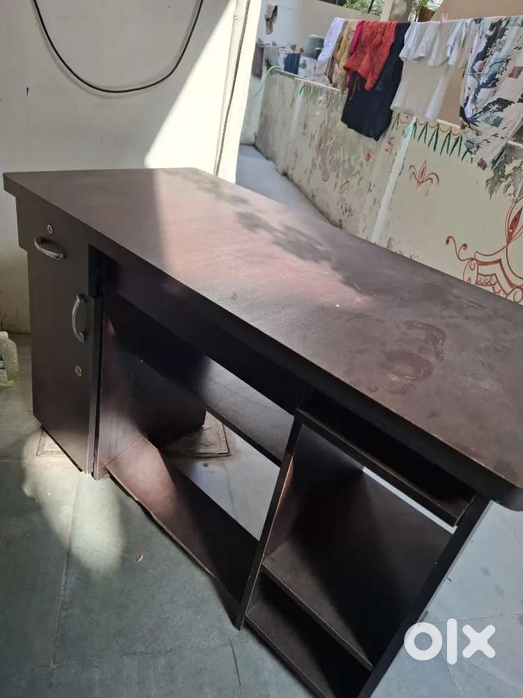 Sale computer table