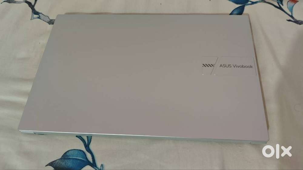 Asus vivovook 15 (2025) perfect condition 6 months old