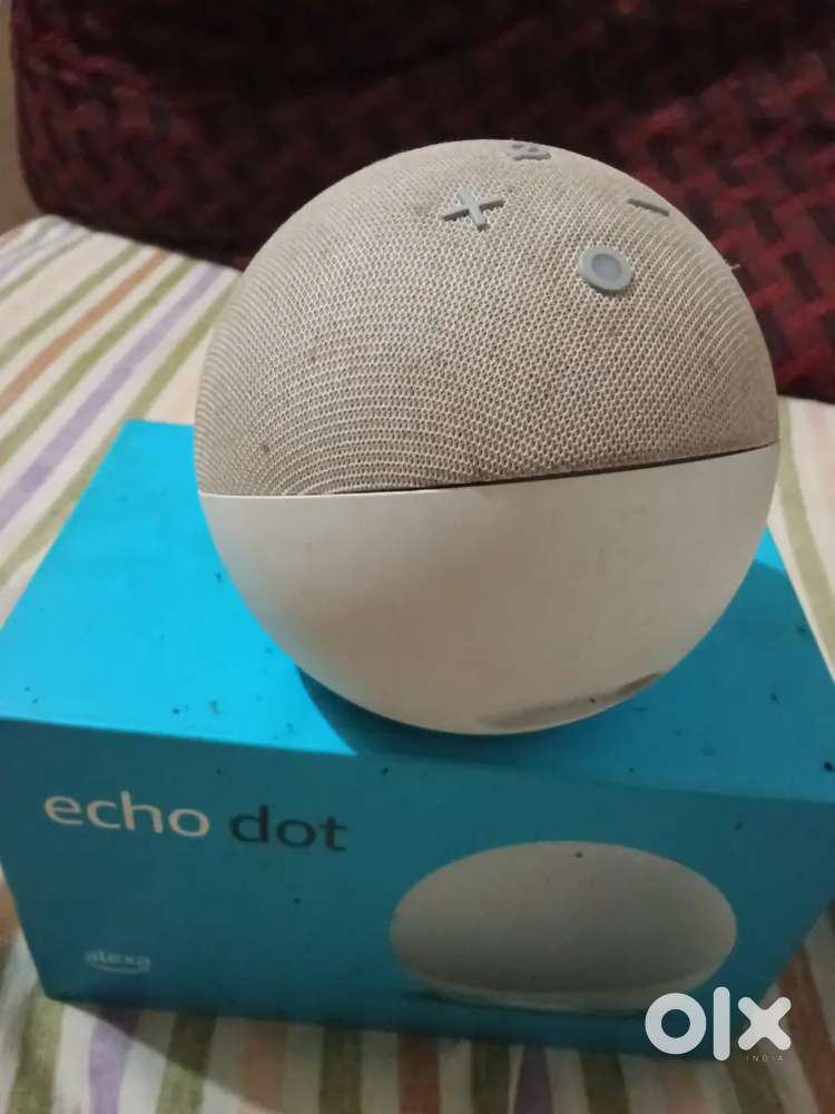 Alexa speaker with blutooth wipro smart bulb