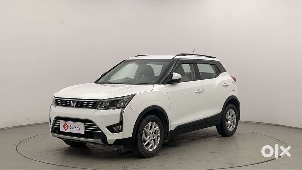 Mahindra XUV300 W8, 2023, Petrol