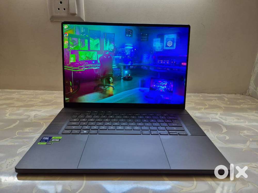 ASUS ZEPHYRUS l RTX 4070 I Ultra 9 185H l 16 OLED QHD+ l 240Hz