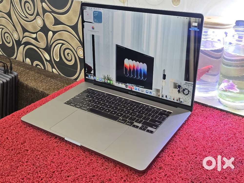 Apple Macbook Pro 2021 i9 16gb 512gb 5.5gb Graphics 16inch Retina