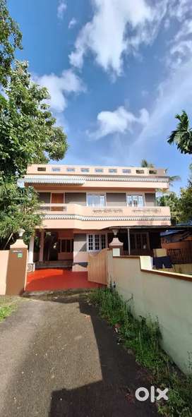 Thripunithura Hill Palace near 6 Bed Room House Sale