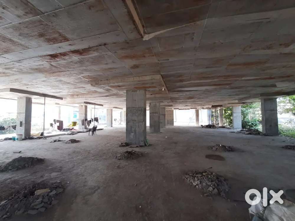 Independent building available at Kakkanad vallathol jn 30000 sqft