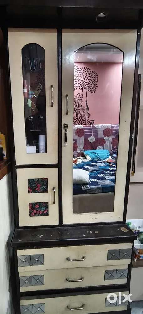 Dressing table