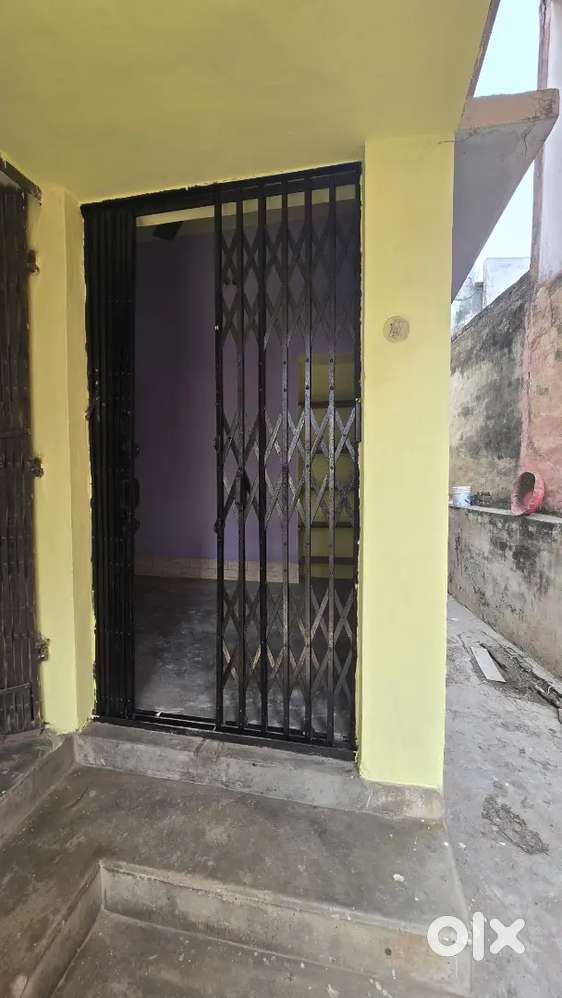 Main road home for rent and office