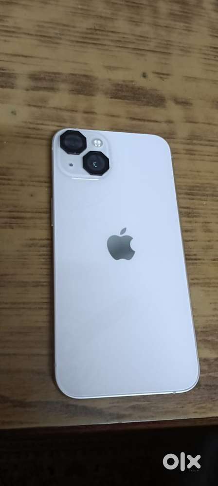 I phone 13 256 scretchless phone with box