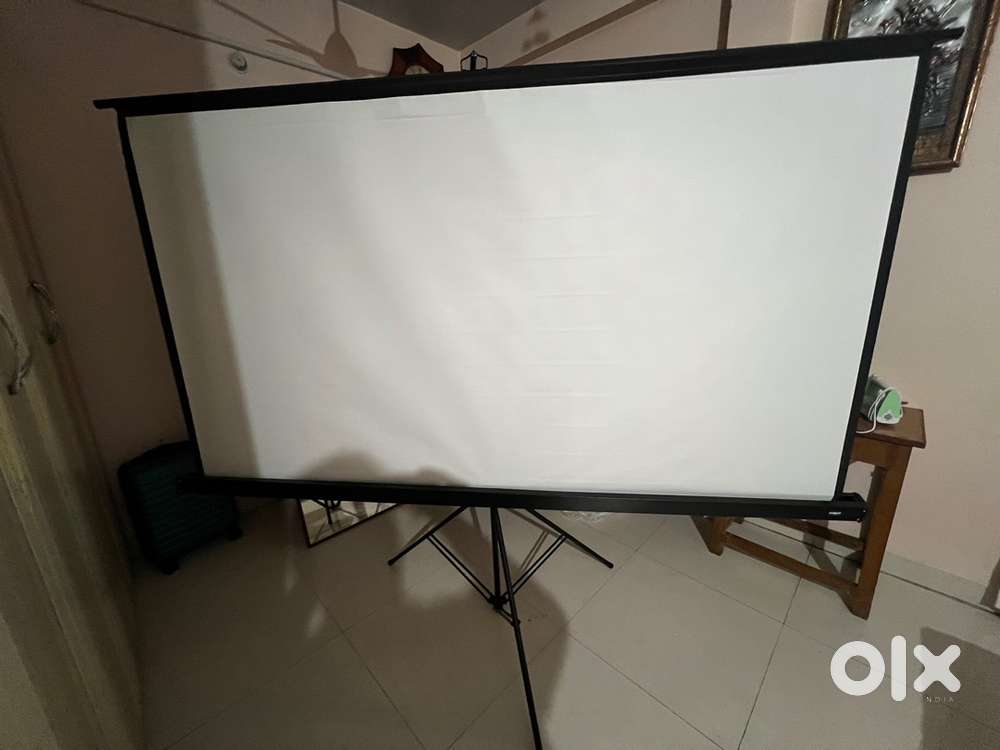 Projector screen