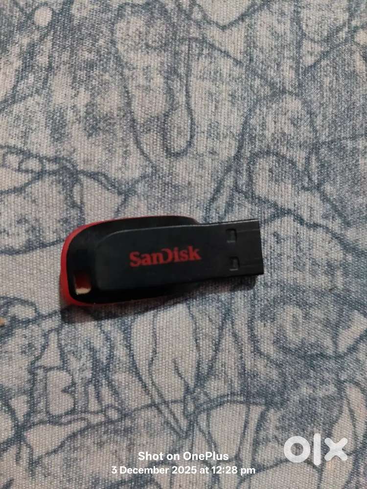 SanDisk 16 gb pendrive