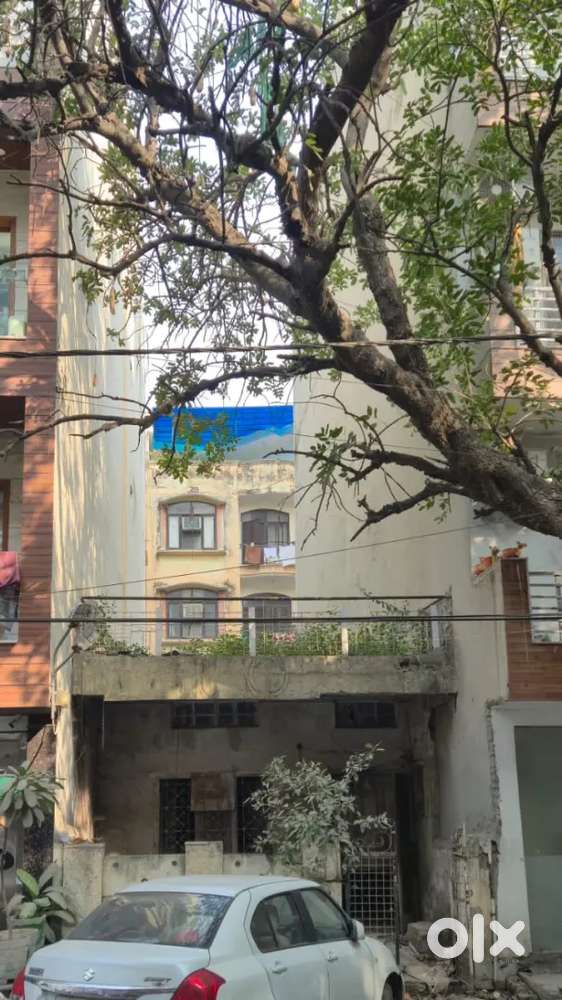 Plot for sale in Ramesh nagar in Prime location