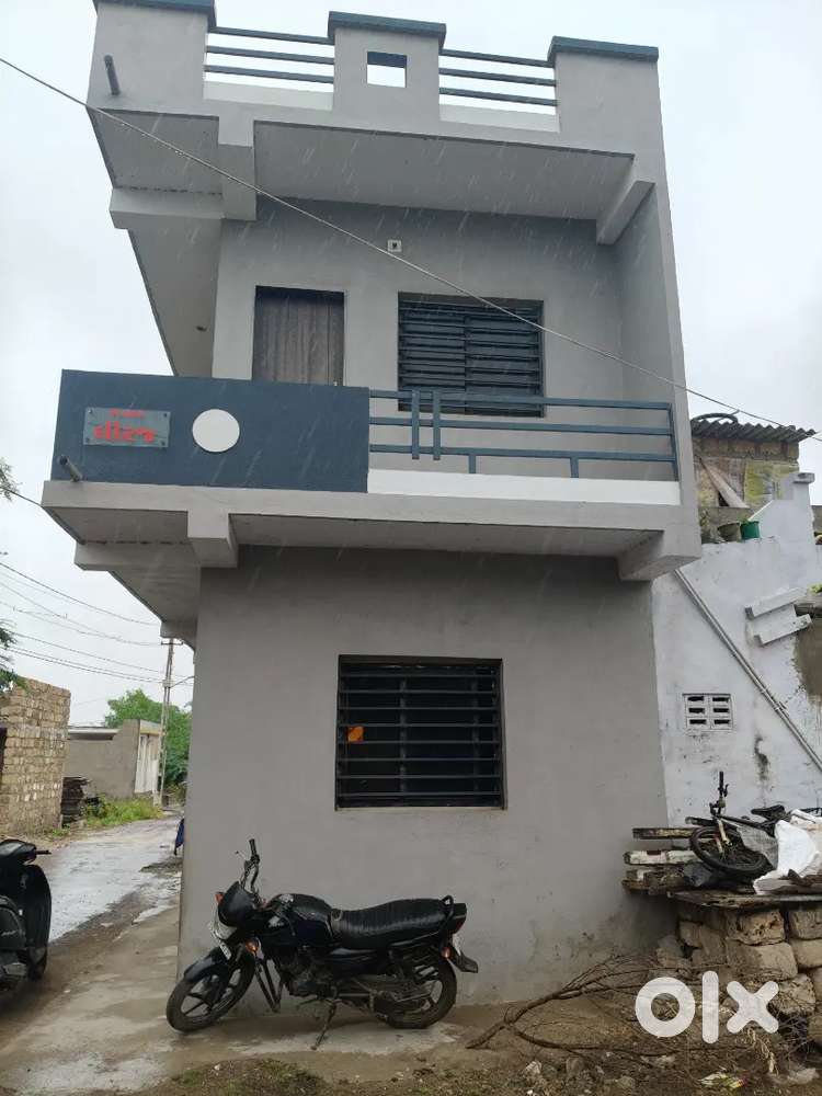 ૪૫ વાર નુ મકાન છે 2BHKછે 2 માળ નું છે  પોરબંદર છાયા માં છે