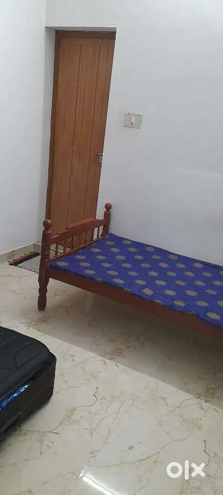 PG for women in Kaloor