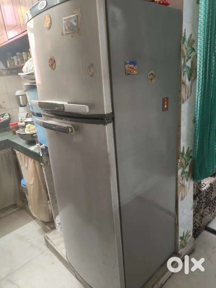 Double Door 260 litre Whirlpool Refrigerator