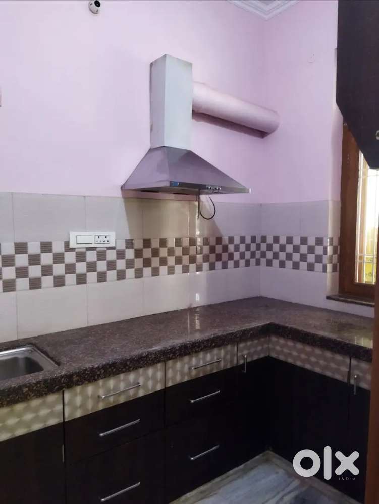 2bhk Ground floor only Family