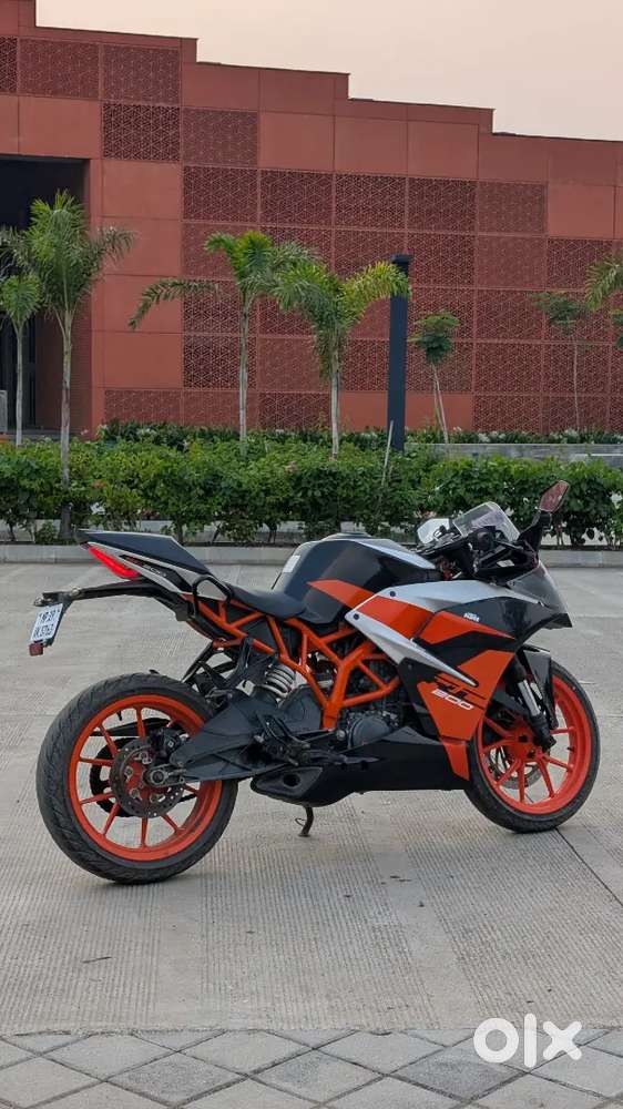 KTM RC 200  (2ND OWNER)