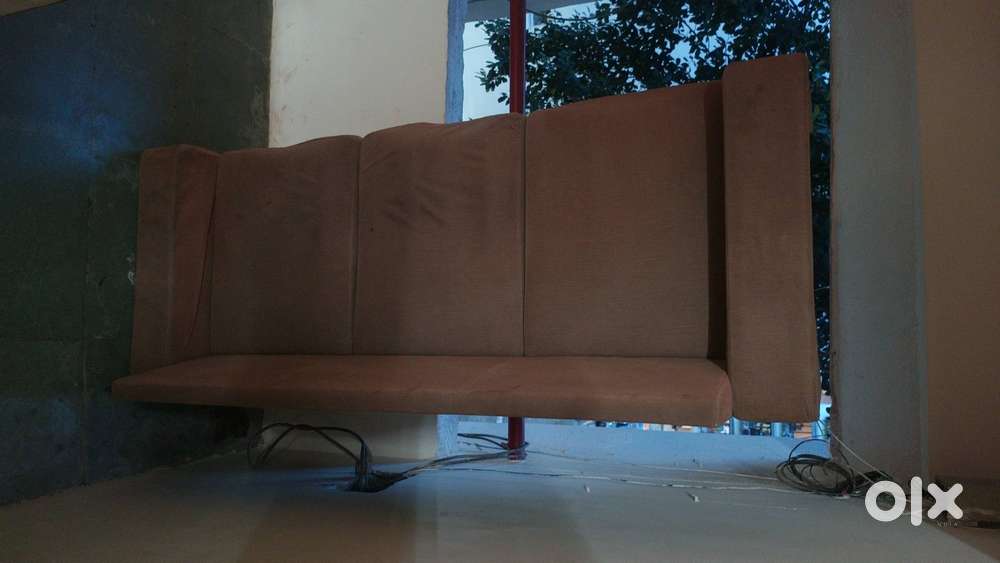 Sofa with 3big pillows