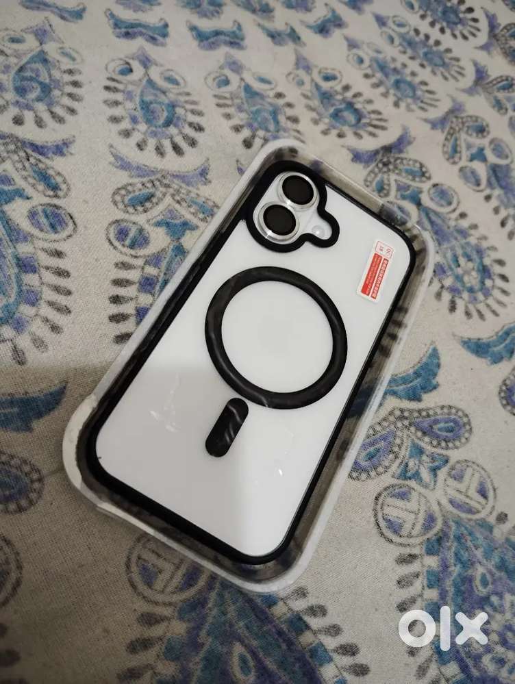 Iphone16 with bill box