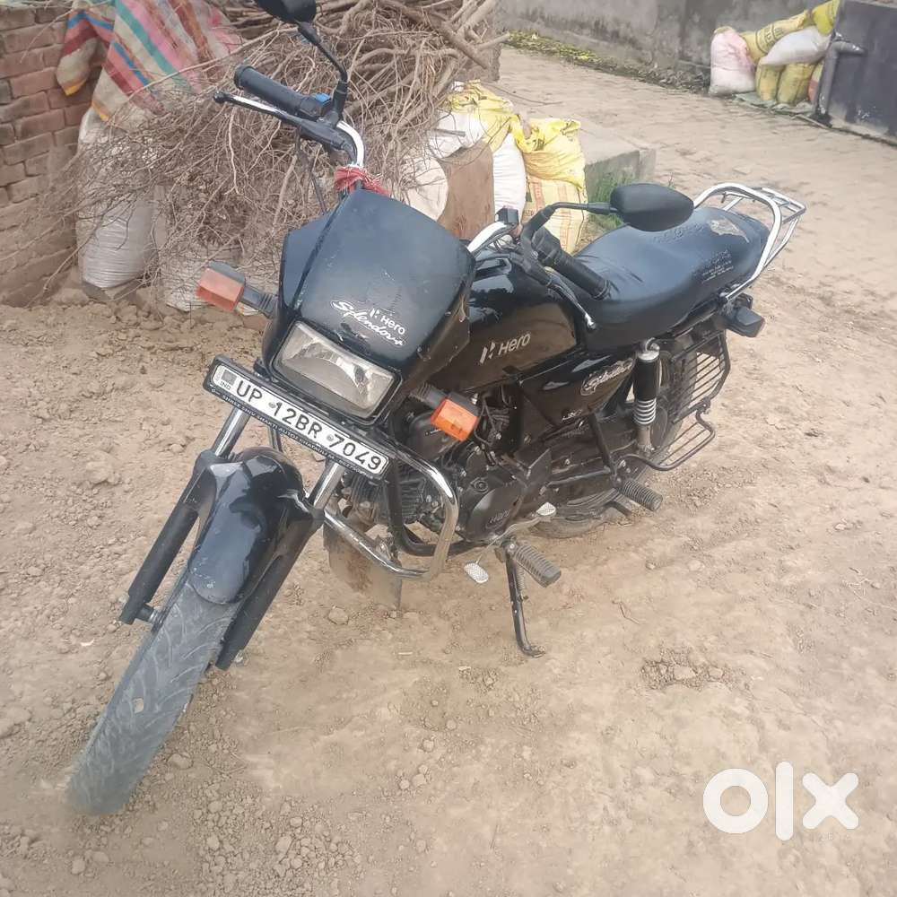 June 2023 ka model hai , Z black hai