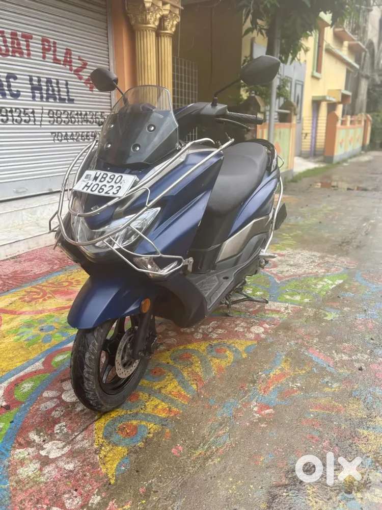 Suzuki burghman 2022 BT top model ist owner cash purchase
