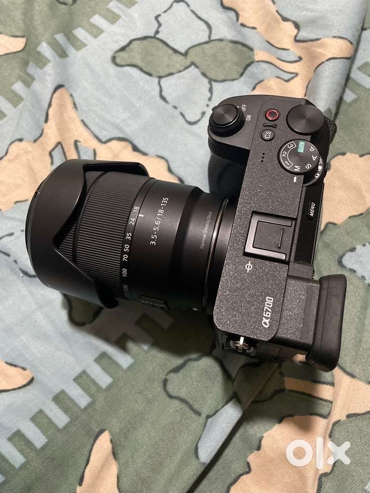 Sony Mirrorless Camera with Zoom Lens  Excellent Condition