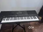Yamaha PSR-SX700 61-Key Mid-Level Arranger Keyboard