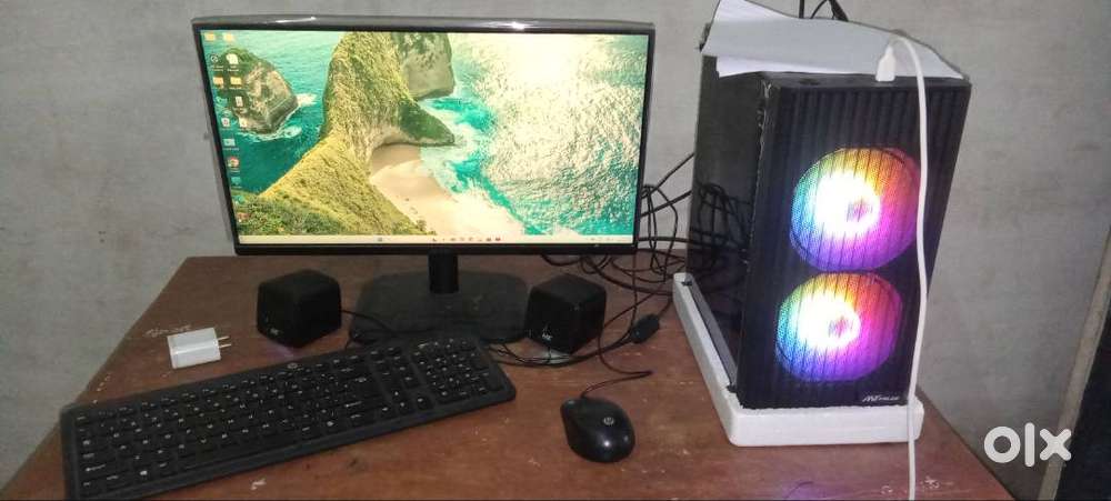 Computer only 5 month old