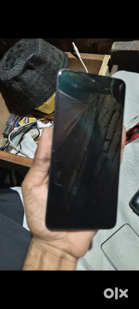 IQOO Z95G 2 mahine ki garantee me hai new condition 8:128Gb