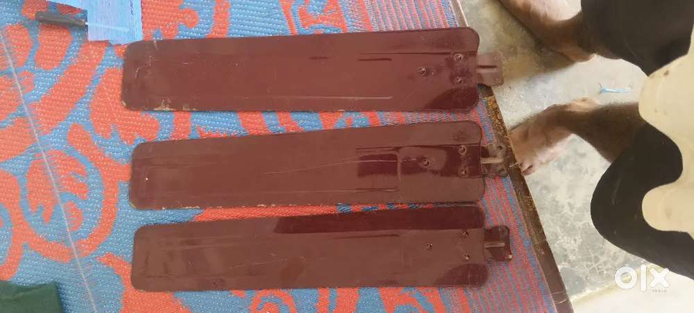 Anchor fan blades