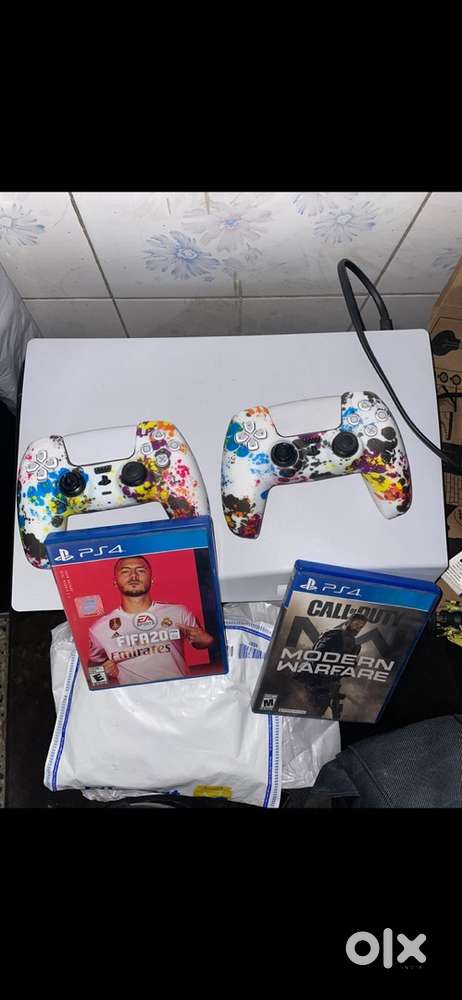 Ps5 for sale with 3 games and extra controller