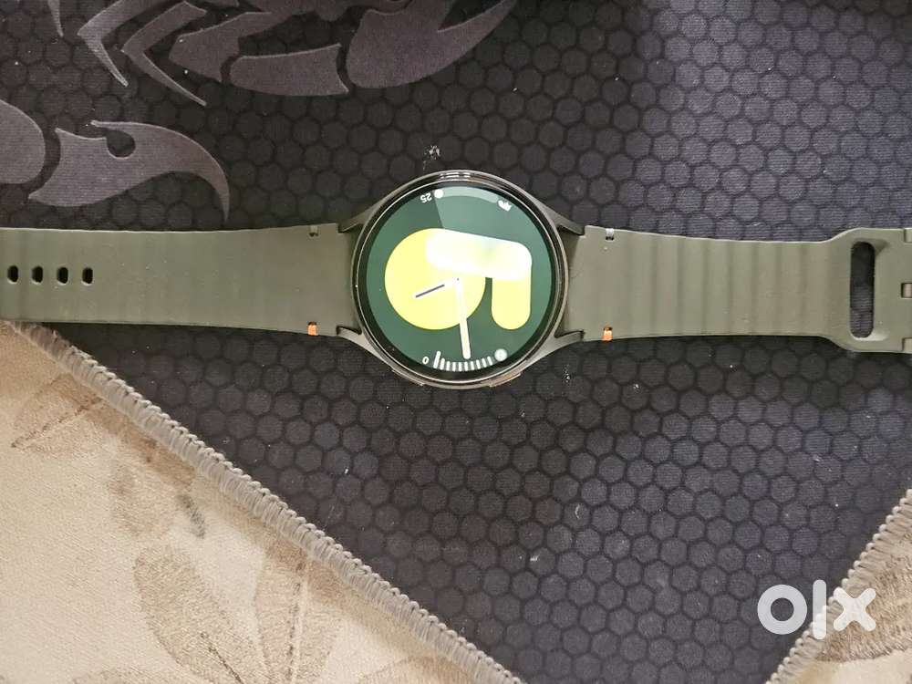 Apple watch and Samsung watch 7