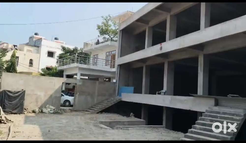 किराया हेतु उपलब्ध  
एरिया 6400 स्क्वायर फीट 
ऑन रोड  काम्प्लेक्स